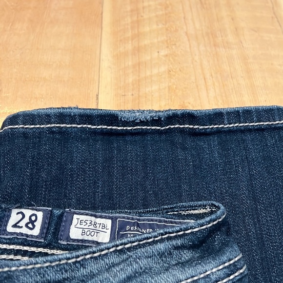 💚 Cute Miss Me Boot Cut Jeans! - Picture 5 of 7